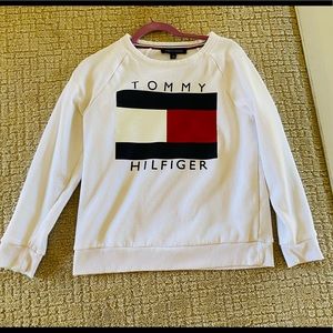 Tommy Hilfger Size: Small